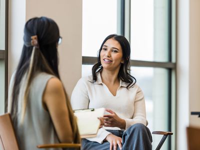 Woman talking to therapist.