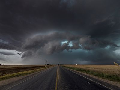 The Bear's Cage, Tornado cloud over Texas.